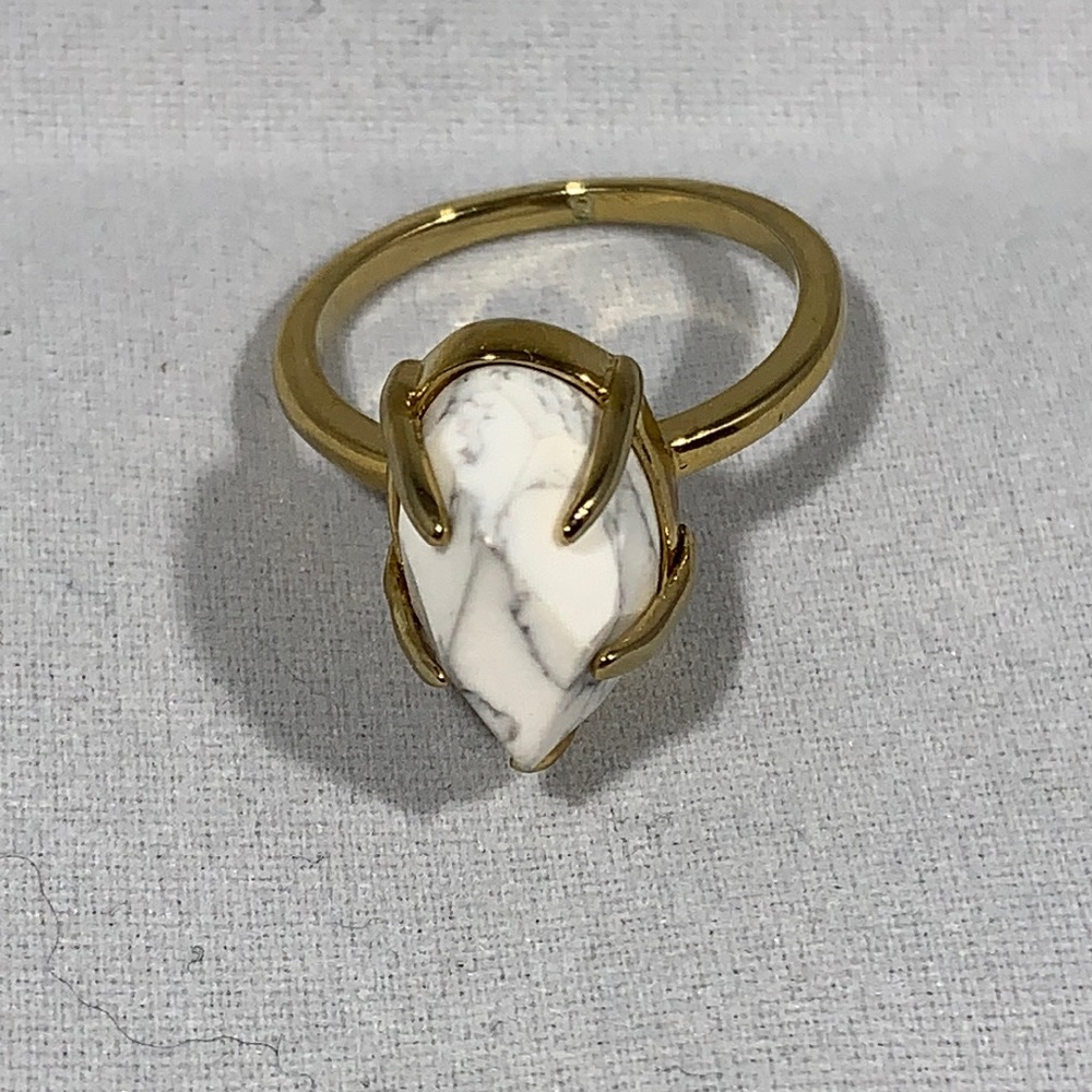 Ann Taylor size 8 faux marble and gold ring